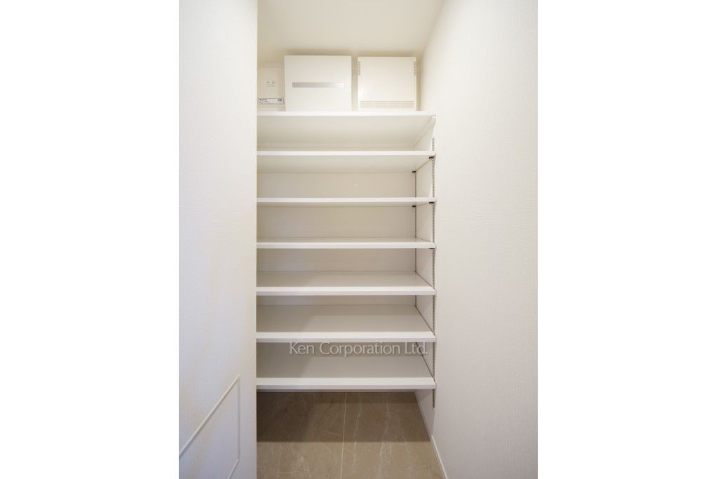 リビオレジデンス西麻布の写真 シューズインクローゼット ※28階の同じ間取タイプを撮影。仕様が異なることがあります。