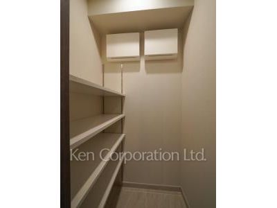 LEGASIS Daikanyamaの写真 シューズインクローゼット