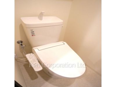 トイレ ※写真・画像は実際と異なる場合がございます。部屋写真は同一タイプのものです。（ただし、画像中にタイプ名の記載がある場合はその記載内容を優先します。）