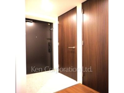 玄関 ※写真・画像は実際と異なる場合がございます。部屋写真は同一タイプのものです。（ただし、画像中にタイプ名の記載がある場合はその記載内容を優先します。）