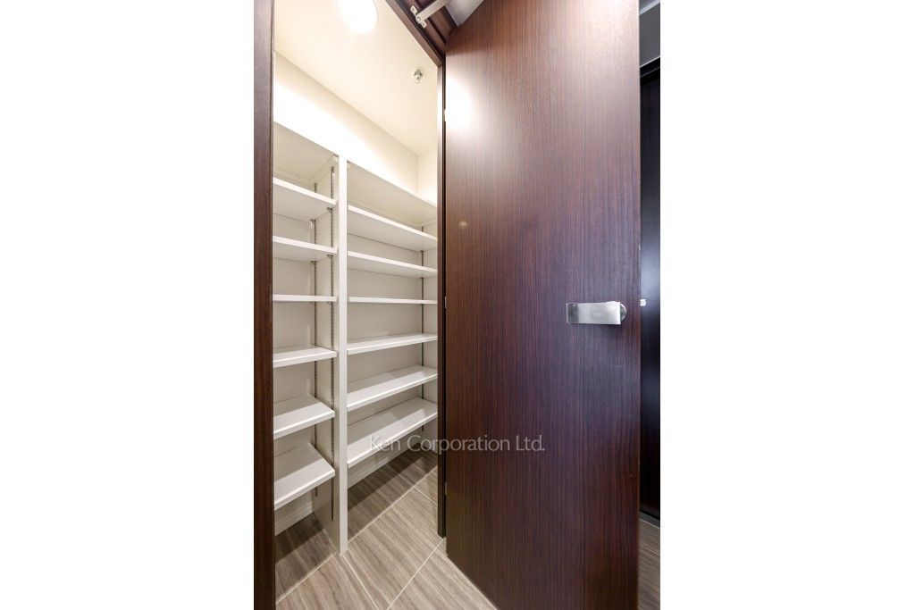 グランドメゾン白金の杜ザ・タワーの写真 シューズインクローゼット