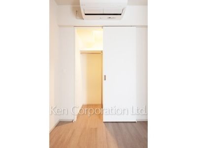 コンフォリア東新宿の写真 クローゼット等 ※写真・画像は実際と異なる場合がございます。部屋写真は同一タイプのものです。（ただし、画像中にタイプ名の記載がある場合はその記載内容を優先します。）