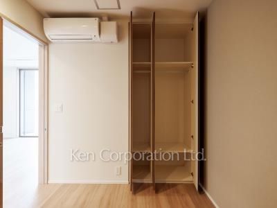 レガシス中目黒の写真 クローゼット ※13階の同じ間取タイプを撮影。仕様が異なることがあります。