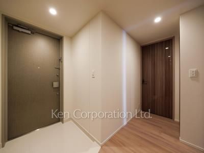 レガシス中目黒の写真 玄関 ※13階の同じ間取タイプを撮影。仕様が異なることがあります。