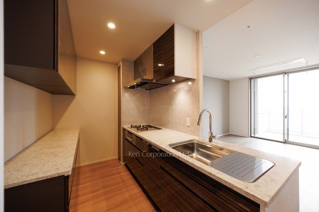 レガシス中目黒の写真 キッチン ※13階の同じ間取タイプを撮影。仕様が異なることがあります。