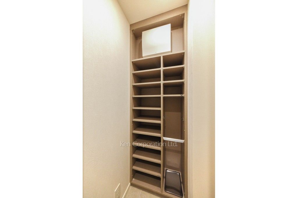 パークアクシスプレミア南青山五丁目の写真 シューズインクローゼット