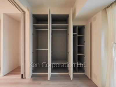 パークアクシスプレミア南青山五丁目の写真 クローゼット ※2階の同じ間取タイプを撮影。仕様が異なることがあります。