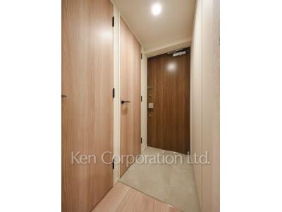 パークアクシスプレミア南青山五丁目の写真 玄関 ※2階の同じ間取タイプを撮影。仕様が異なることがあります。