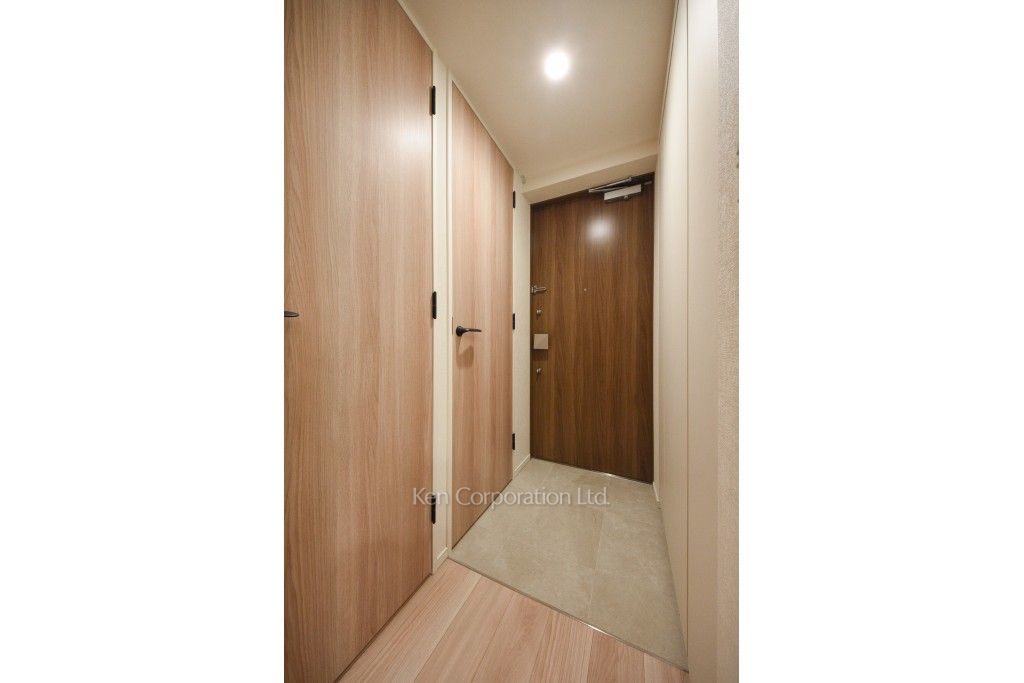 パークアクシスプレミア南青山五丁目の写真 玄関 ※2階の同じ間取タイプを撮影。仕様が異なることがあります。