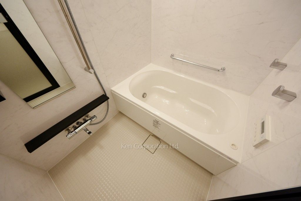 パークアクシスプレミア南青山五丁目の写真 バスルーム ※2階の同じ間取タイプを撮影。仕様が異なることがあります。