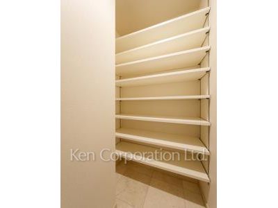 パークホームズ南麻布ザレジデンスの写真 シューズインクローゼット