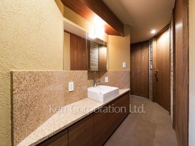 パウダールーム