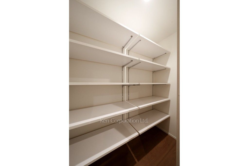 デュークハウス目黒の写真 シューズインクローゼット ※3階の同じ間取タイプを撮影。仕様が異なることがあります。