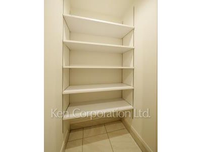 デュークハウス目黒の写真 シューズインクローゼット ※3階の同じ間取タイプを撮影。仕様が異なることがあります。