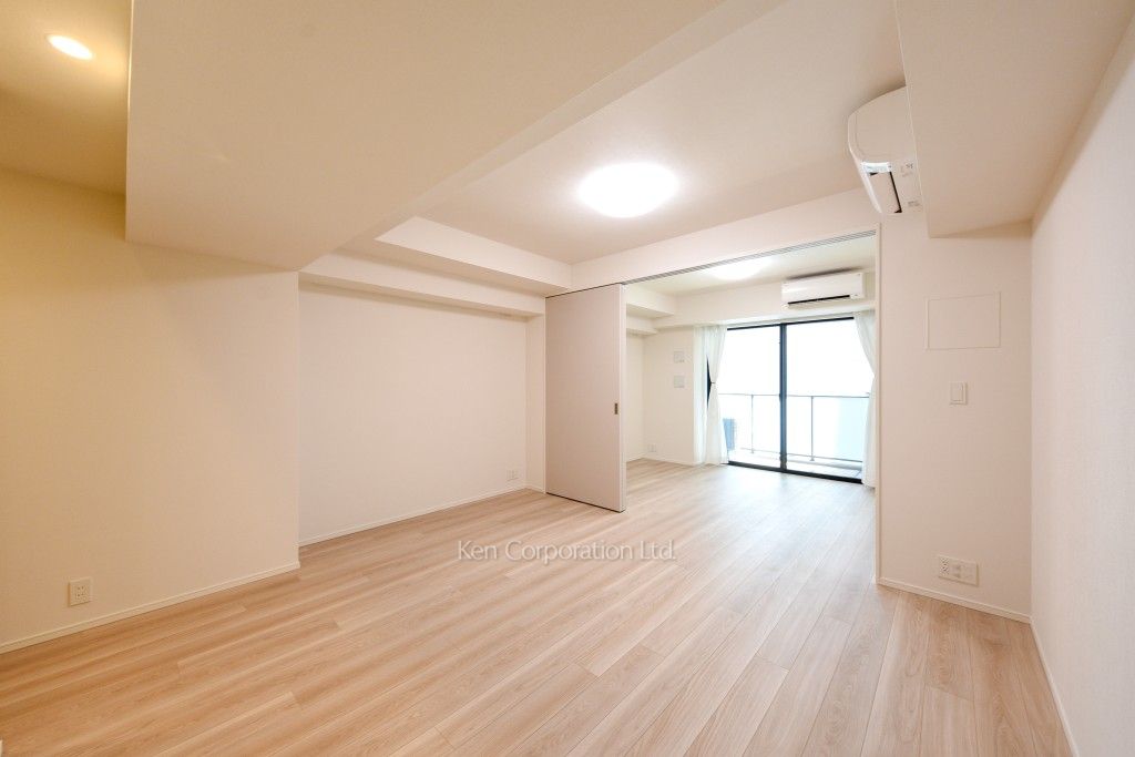 パークアクシスプレミア南青山五丁目の写真 居室（LDなど） ※3階の同じ間取タイプを撮影。仕様が異なることがあります。