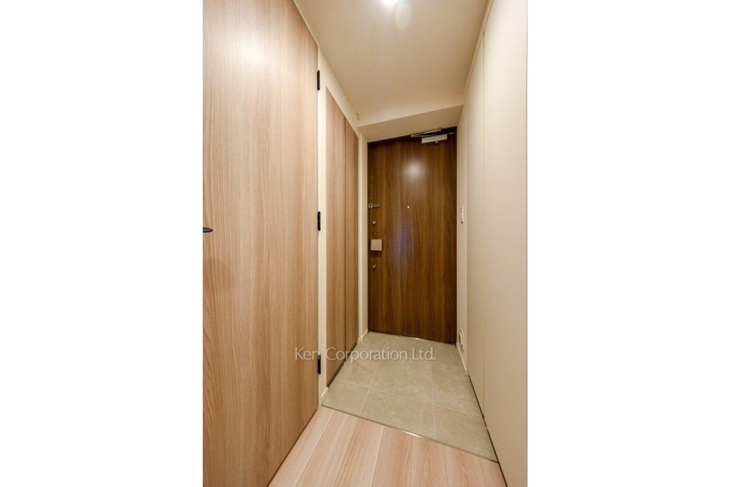 パークアクシスプレミア南青山五丁目の写真 玄関 ※3階の同じ間取タイプを撮影。仕様が異なることがあります。