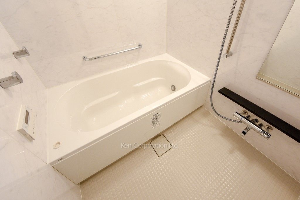 パークアクシスプレミア南青山五丁目の写真 バスルーム ※3階の同じ間取タイプを撮影。仕様が異なることがあります。