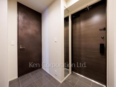 The glow Mitaの写真 玄関 ※12階の同じ間取タイプを撮影。仕様が異なることがあります。