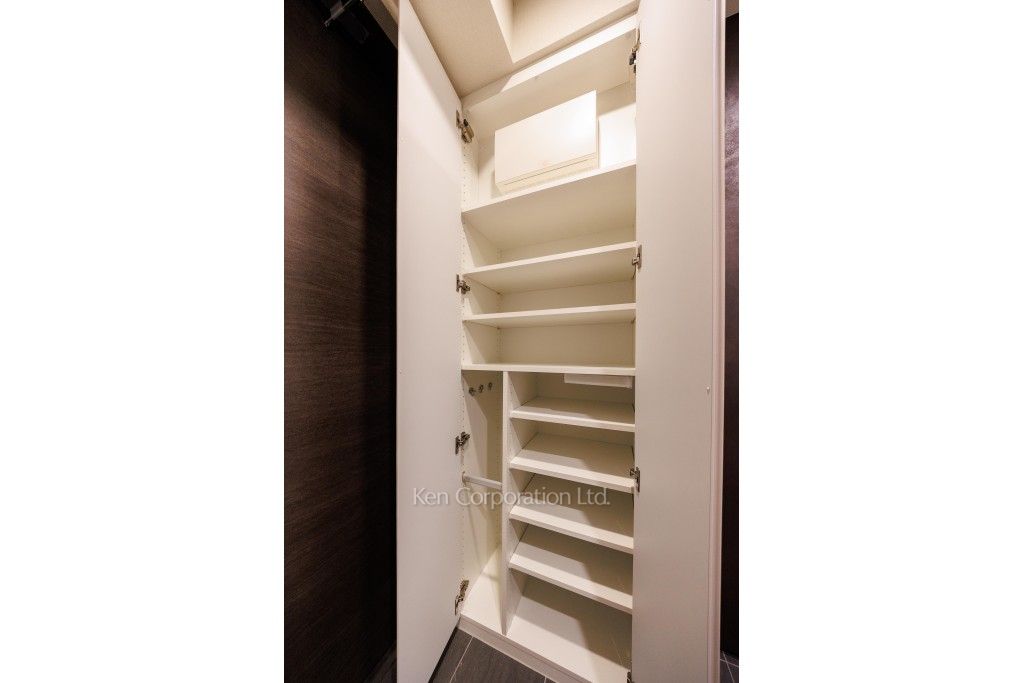 The glow Mitaの写真 シューズクローゼット ※12階の同じ間取タイプを撮影。仕様が異なることがあります。
