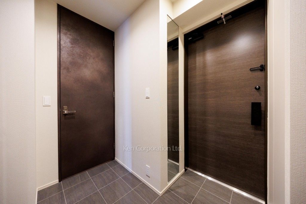 The glow Mitaの写真 玄関 ※12階の同じ間取タイプを撮影。仕様が異なることがあります。