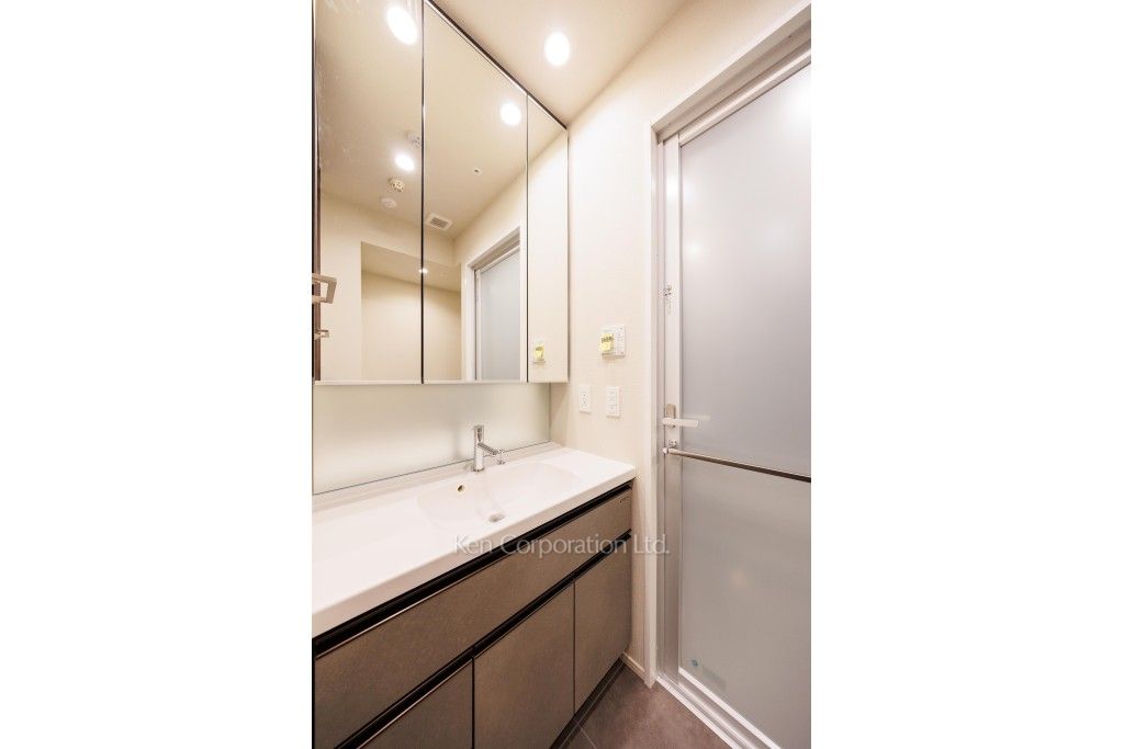 The glow Mitaの写真 パウダールーム ※12階の同じ間取タイプを撮影。仕様が異なることがあります。