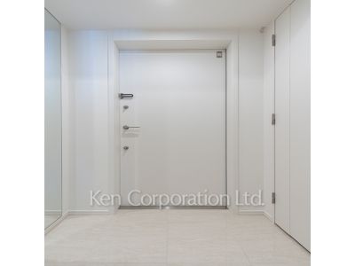 玄関 ※写真・画像は実際と異なる場合がございます。部屋写真は同一タイプのものです。（ただし、画像中にタイプ名の記載がある場合はその記載内容を優先します。）
