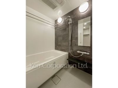 バスルーム ※写真・画像は実際と異なる場合がございます。部屋写真は同一タイプのものです。（ただし、画像中にタイプ名の記載がある場合はその記載内容を優先します。）