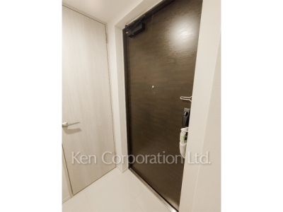 玄関 ※写真・画像は実際と異なる場合がございます。部屋写真は同一タイプのものです。（ただし、画像中にタイプ名の記載がある場合はその記載内容を優先します。）