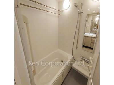 バスルーム ※写真・画像は実際と異なる場合がございます。部屋写真は同一タイプのものです。（ただし、画像中にタイプ名の記載がある場合はその記載内容を優先します。）
