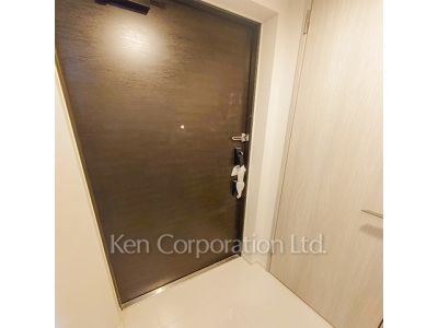 玄関 ※写真・画像は実際と異なる場合がございます。部屋写真は同一タイプのものです。（ただし、画像中にタイプ名の記載がある場合はその記載内容を優先します。）