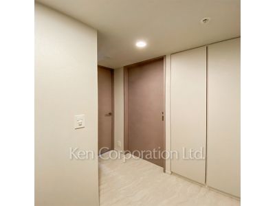 玄関 ※写真・画像は実際と異なる場合がございます。部屋写真は同一タイプのものです。（ただし、画像中にタイプ名の記載がある場合はその記載内容を優先します。）
