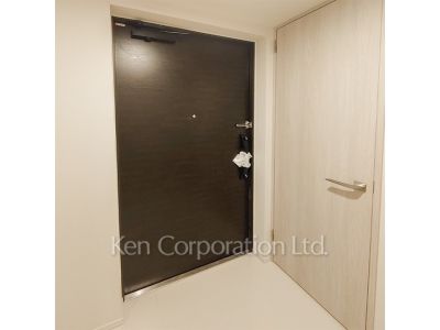 玄関 ※写真・画像は実際と異なる場合がございます。部屋写真は同一タイプのものです。（ただし、画像中にタイプ名の記載がある場合はその記載内容を優先します。）