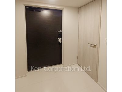 玄関 ※写真・画像は実際と異なる場合がございます。部屋写真は同一タイプのものです。（ただし、画像中にタイプ名の記載がある場合はその記載内容を優先します。）