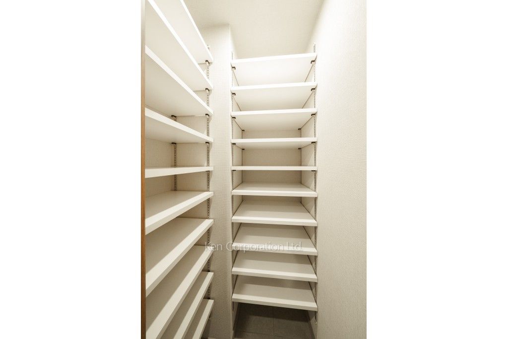 ジオエント白金台の写真 シューズインクローゼット ※6階の同じ間取タイプを撮影。仕様が異なることがあります。