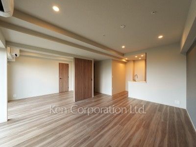 居室（LDなど） ※12階の同じ間取タイプを撮影。仕様が異なることがあります。