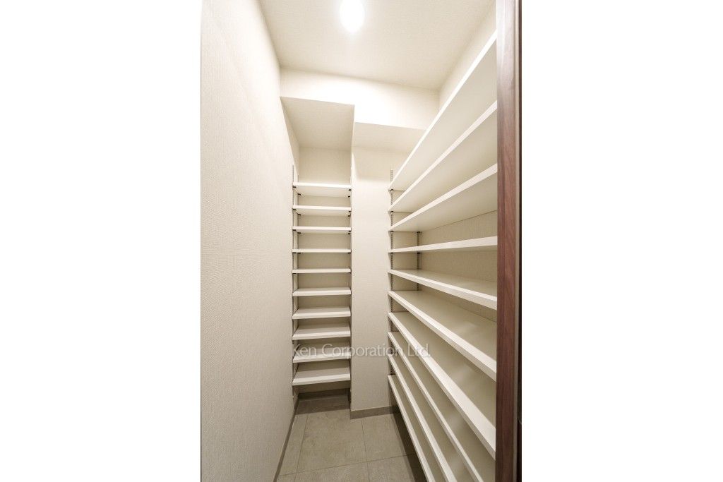 ジオエント白金台の写真 シューズインクローゼット ※12階の同じ間取タイプを撮影。仕様が異なることがあります。