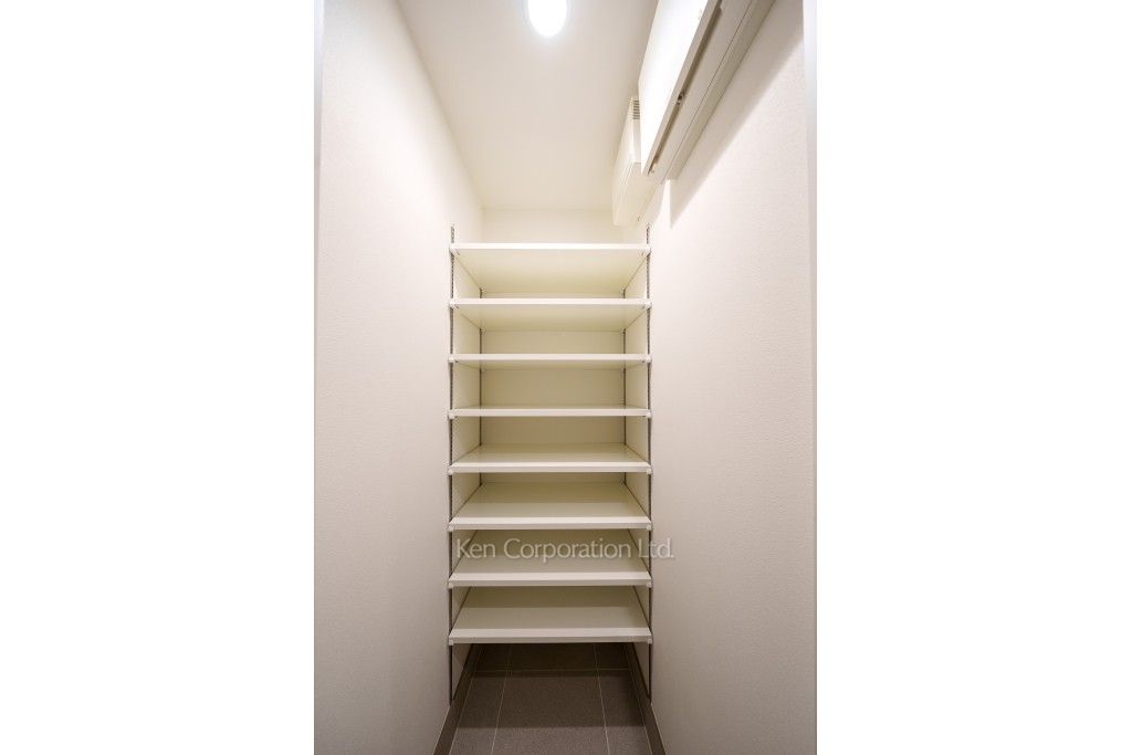 イプセ白金の写真 シューズインクローゼット ※3階の同じ間取タイプを撮影。仕様が異なることがあります。