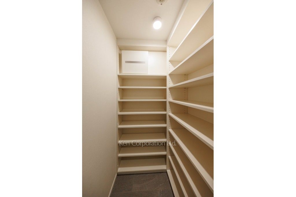 ザ・パークハビオ目黒プレイスの写真 シューズインクローゼット ※7階の同じ間取タイプを撮影。仕様が異なることがあります。