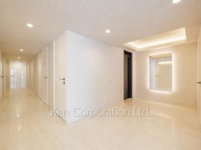 玄関 ※3階の同じ間取タイプを撮影。仕様が異なることがあります。