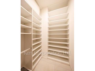 パークコート北青山の写真 シューズインクローゼット