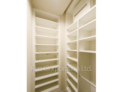 Brillia ist 池尻大橋の写真 シューズインクローゼット