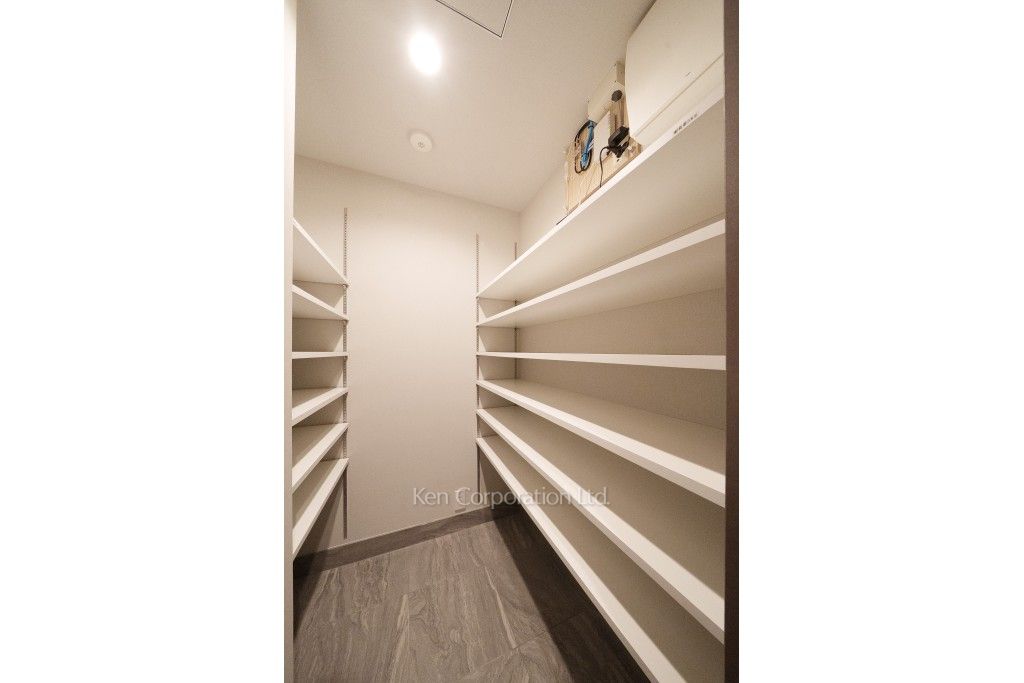 Le UnDeux南青山の写真 シューズインクローゼット ※9階の同じ間取タイプを撮影。仕様が異なることがあります。