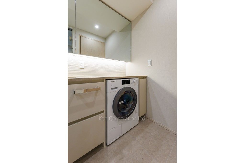 TAKANAWA GATEWAY CITY RESIDENCEの写真 洗濯乾燥機 ※35階の同じ間取タイプを撮影。仕様が異なることがあります。
