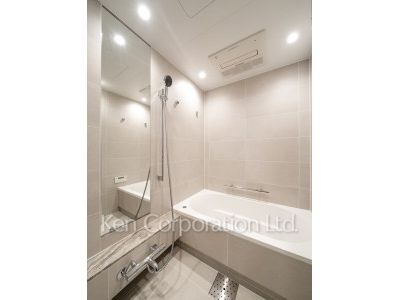 バスルーム※画像は同タイプの1024号室（SAタイプ・スノーグレージュ）です。階数・カラータイプが異なる場合があります。 ※10階の同じ間取タイプを撮影。仕様が異なることがあります。