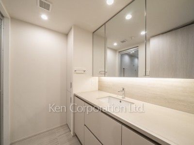 パウダールーム※画像は同タイプの1024号室（SAタイプ・スノーグレージュ）です。階数・カラータイプが異なる場合があります。 ※10階の同じ間取タイプを撮影。仕様が異なることがあります。