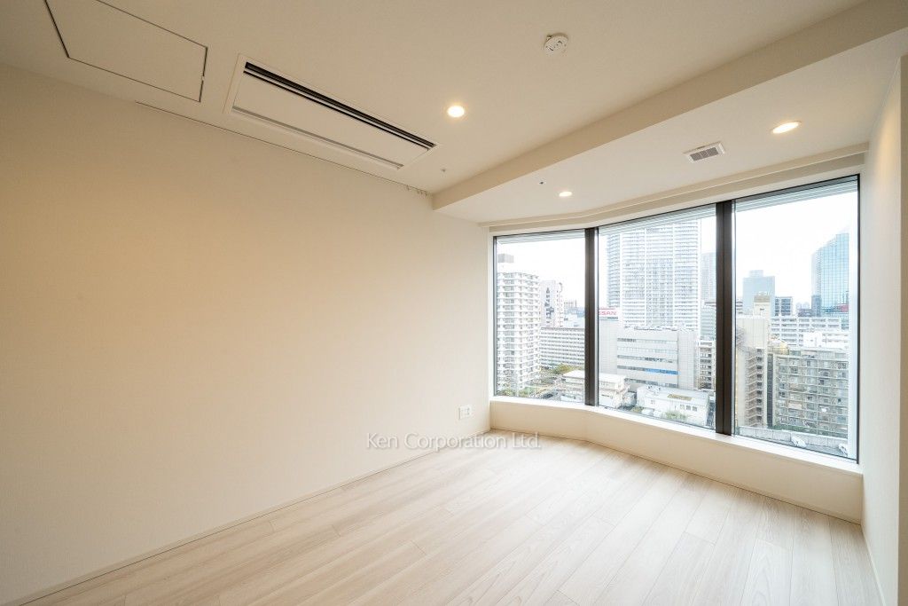 TAKANAWA GATEWAY CITY RESIDENCEの写真 マスターベッドルーム※画像は同タイプの1024号室（SAタイプ・スノーグレージュ）です。階数・カラータイプが異なる場合があります。 ※10階の同じ間取タイプを撮影。仕様が異なることがあります。