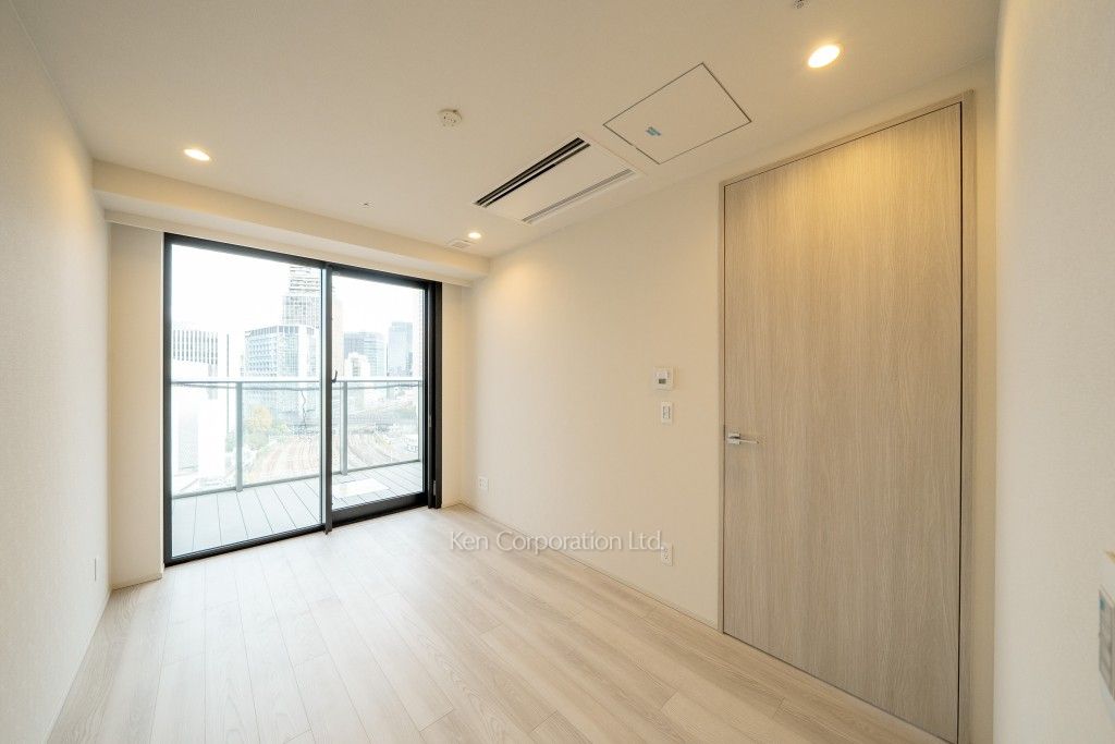 TAKANAWA GATEWAY CITY RESIDENCEの写真 ベッドルーム※画像は同タイプの1024号室（SAタイプ・スノーグレージュ）です。階数・カラータイプが異なる場合があります。 ※10階の同じ間取タイプを撮影。仕様が異なることがあります。