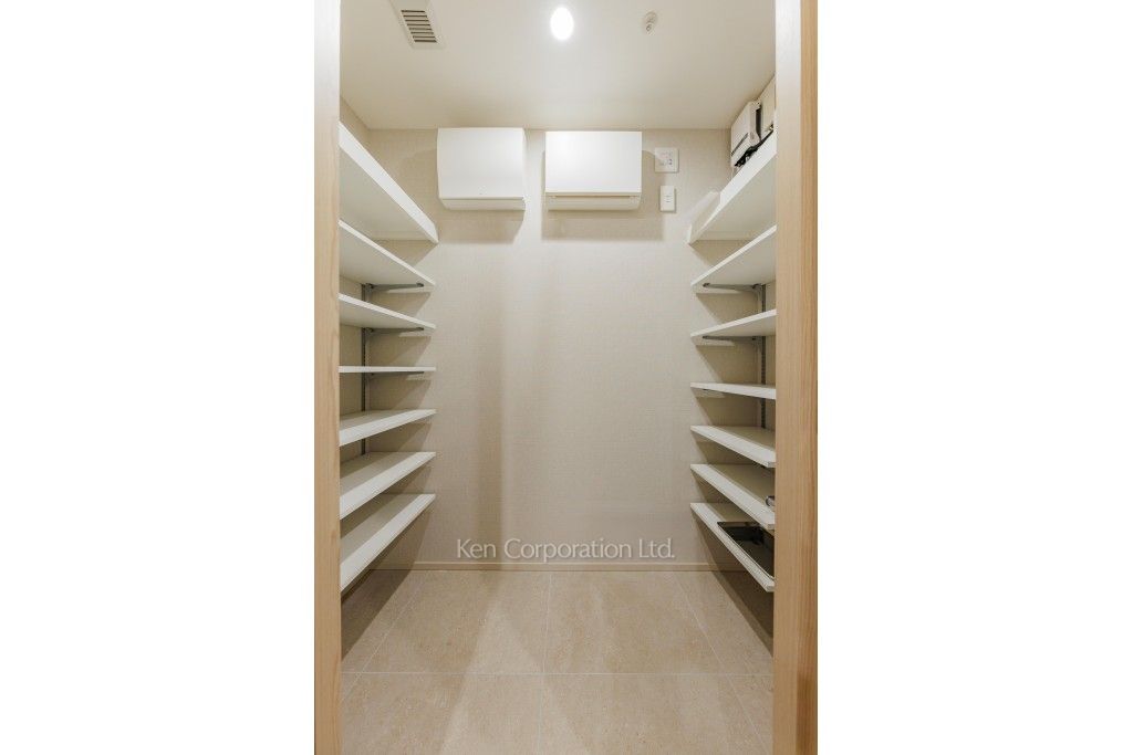 TAKANAWA GATEWAY CITY RESIDENCEの写真 シューズインクローゼット