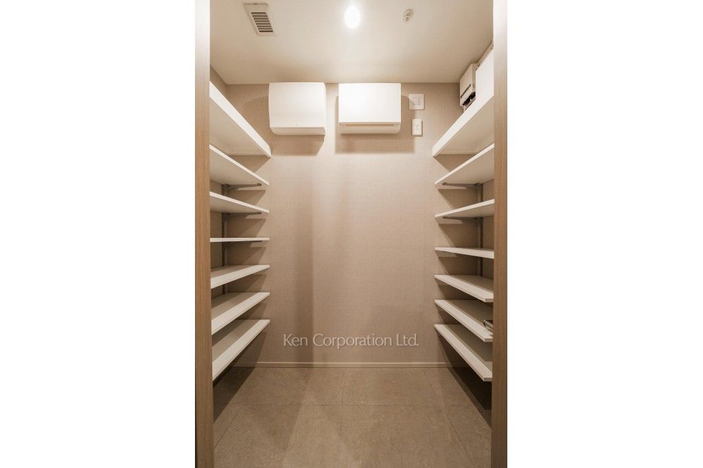 TAKANAWA GATEWAY CITY RESIDENCEの写真 シューズインクローゼット