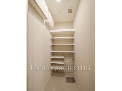 TAKANAWA GATEWAY CITY RESIDENCEの写真 シューズインクローゼット ※36階の同じ間取タイプを撮影。仕様が異なることがあります。